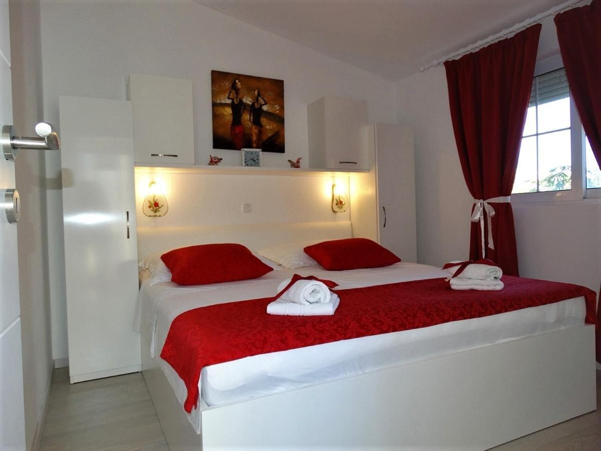 Apartments By The Sea Pag - 16100 Pag Town Εξωτερικό φωτογραφία