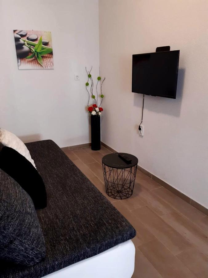 Apartments By The Sea Pag - 16100 Pag Town Εξωτερικό φωτογραφία