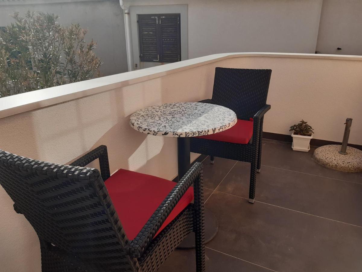 Apartments By The Sea Pag - 16100 Pag Town Εξωτερικό φωτογραφία