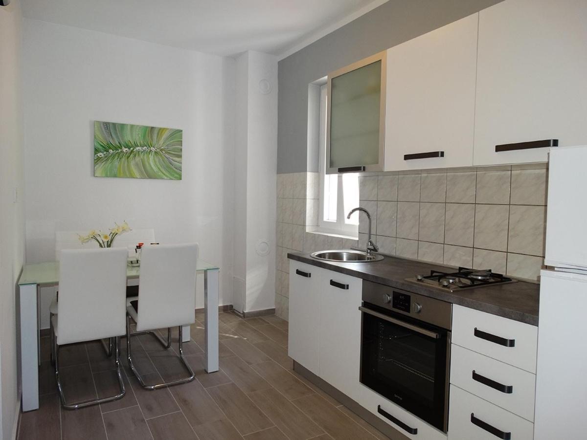 Apartments By The Sea Pag - 16100 Pag Town Εξωτερικό φωτογραφία