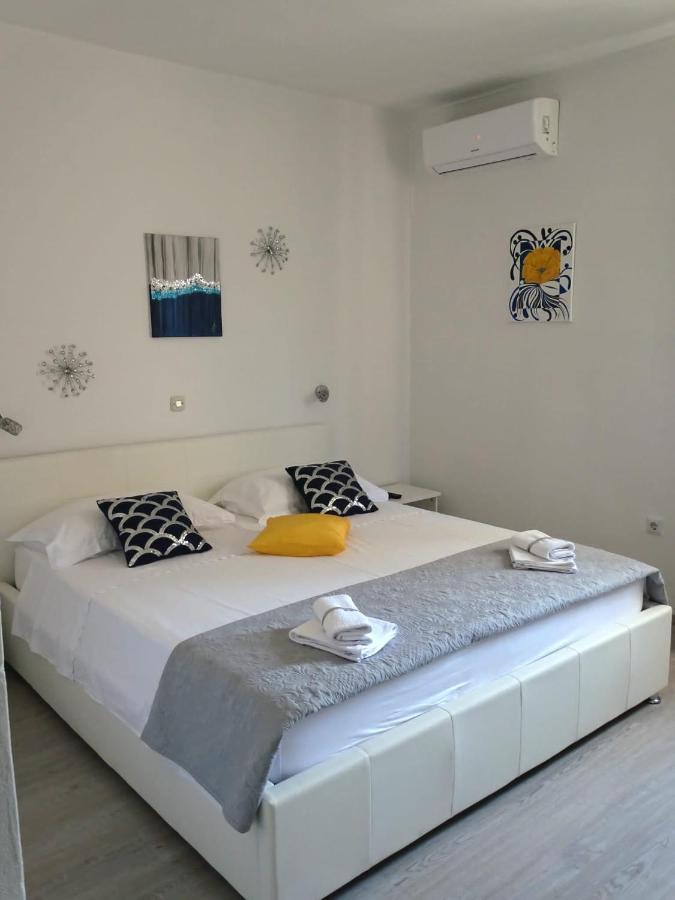 Apartments By The Sea Pag - 16100 Pag Town Εξωτερικό φωτογραφία