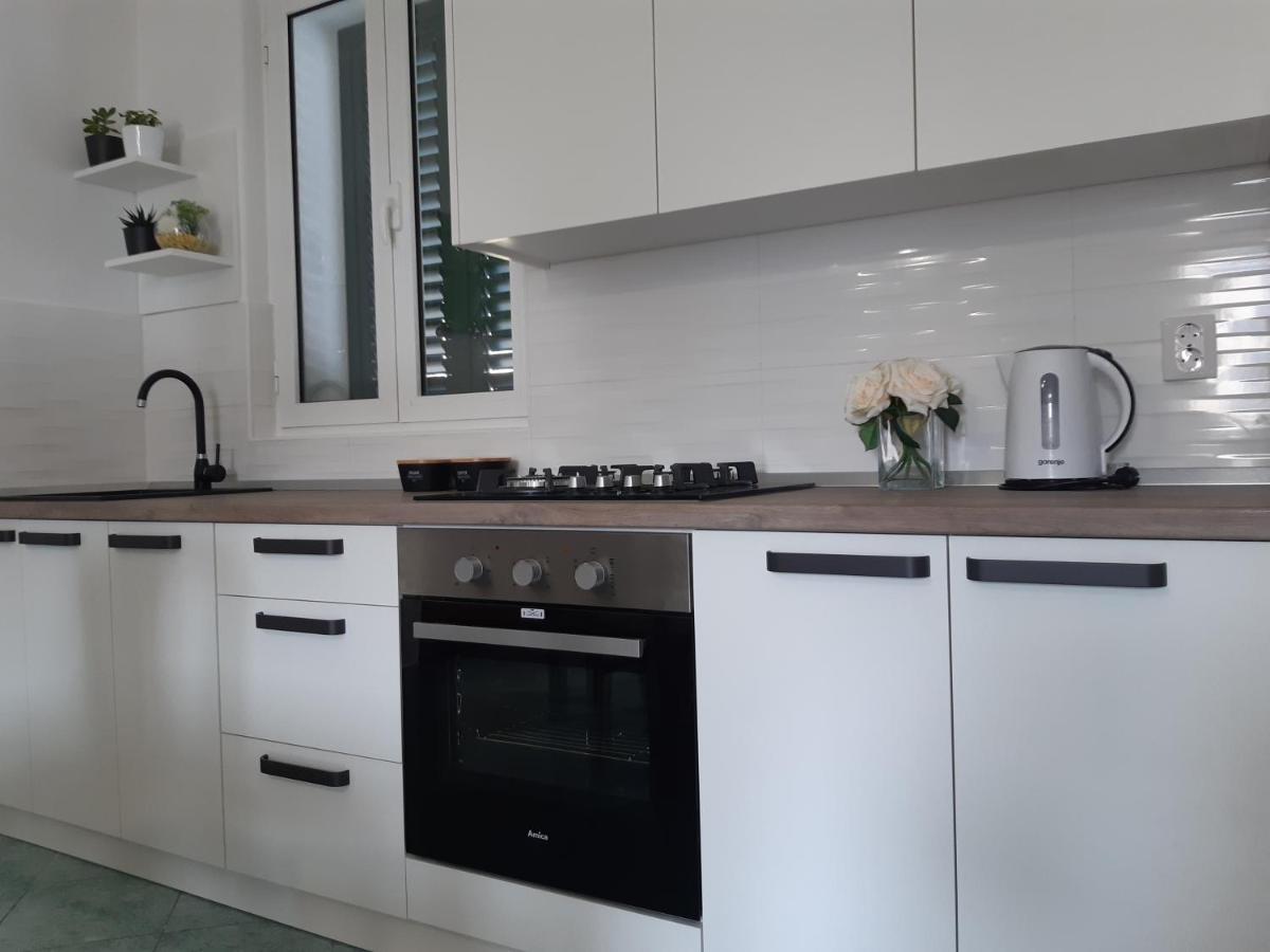 Apartments By The Sea Pag - 16100 Pag Town Εξωτερικό φωτογραφία