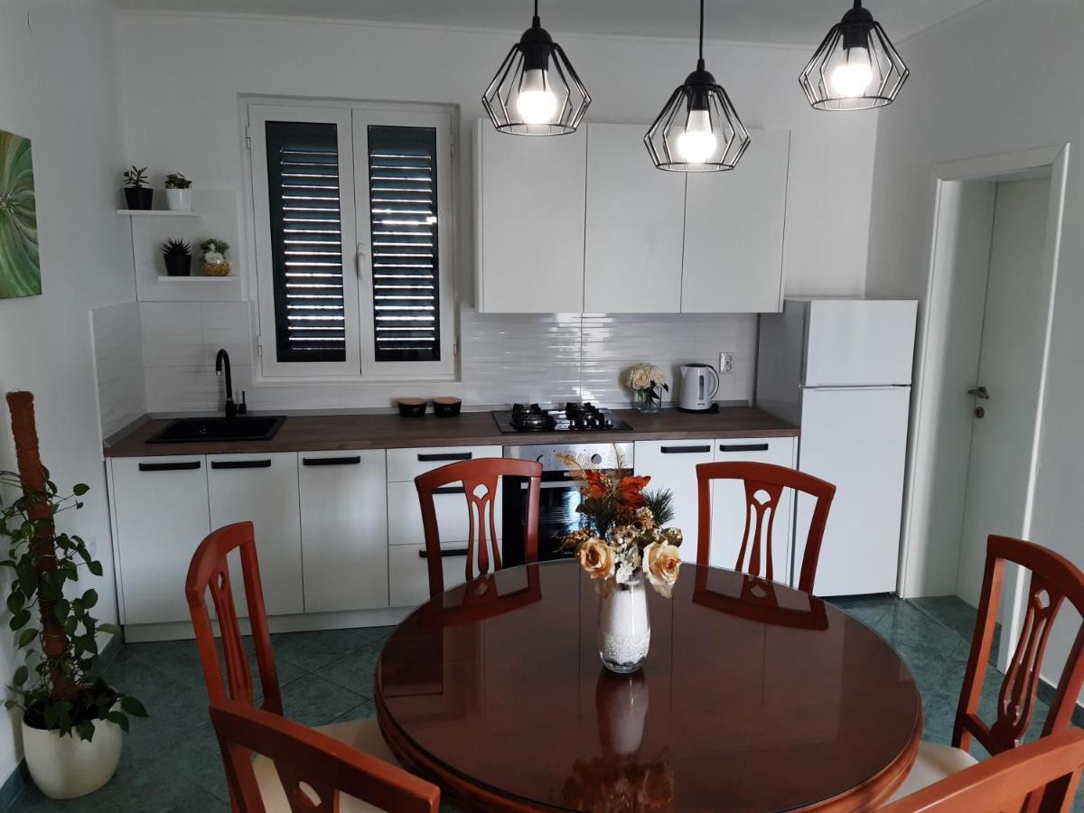 Apartments By The Sea Pag - 16100 Pag Town Εξωτερικό φωτογραφία
