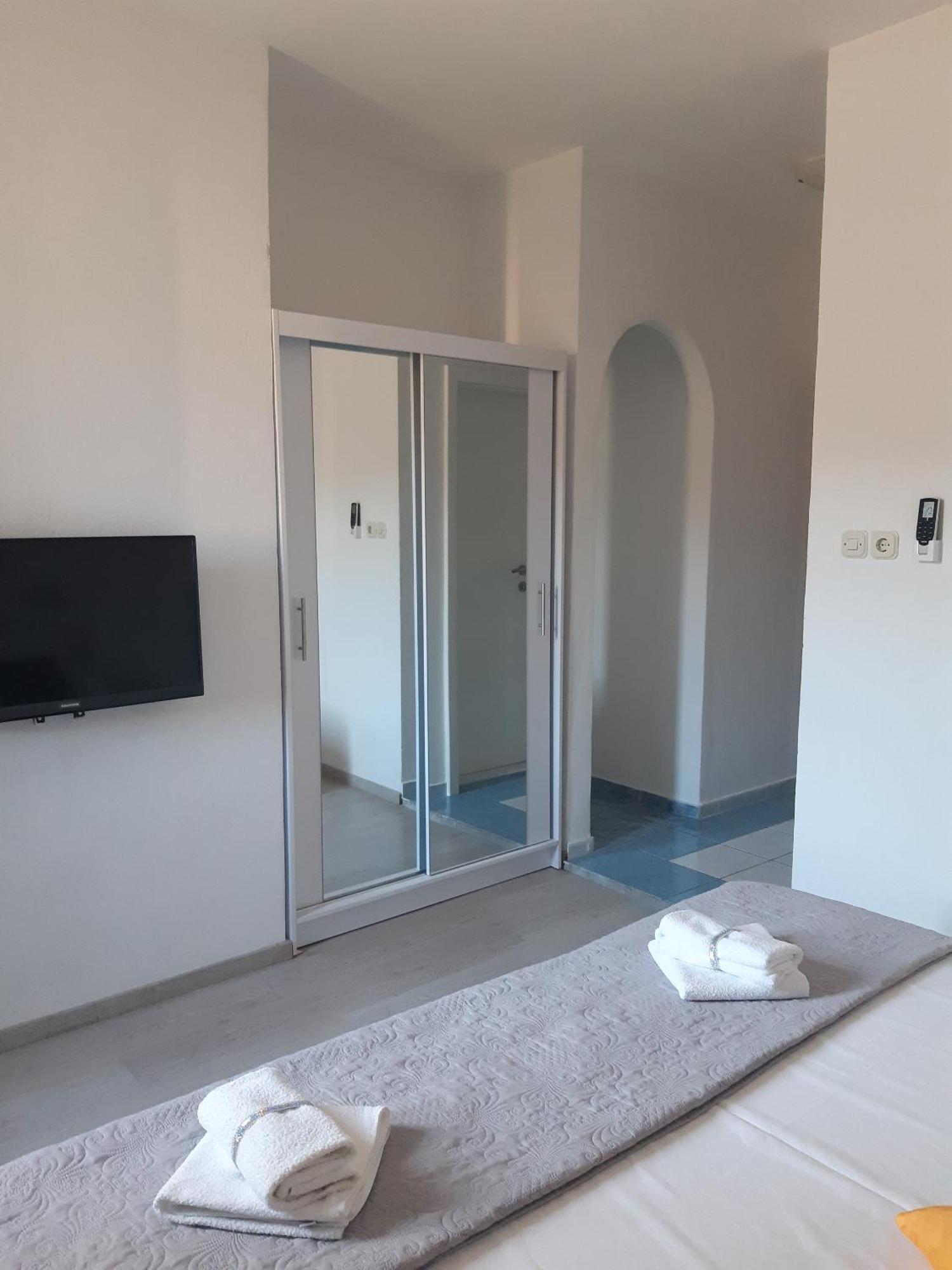 Apartments By The Sea Pag - 16100 Pag Town Δωμάτιο φωτογραφία